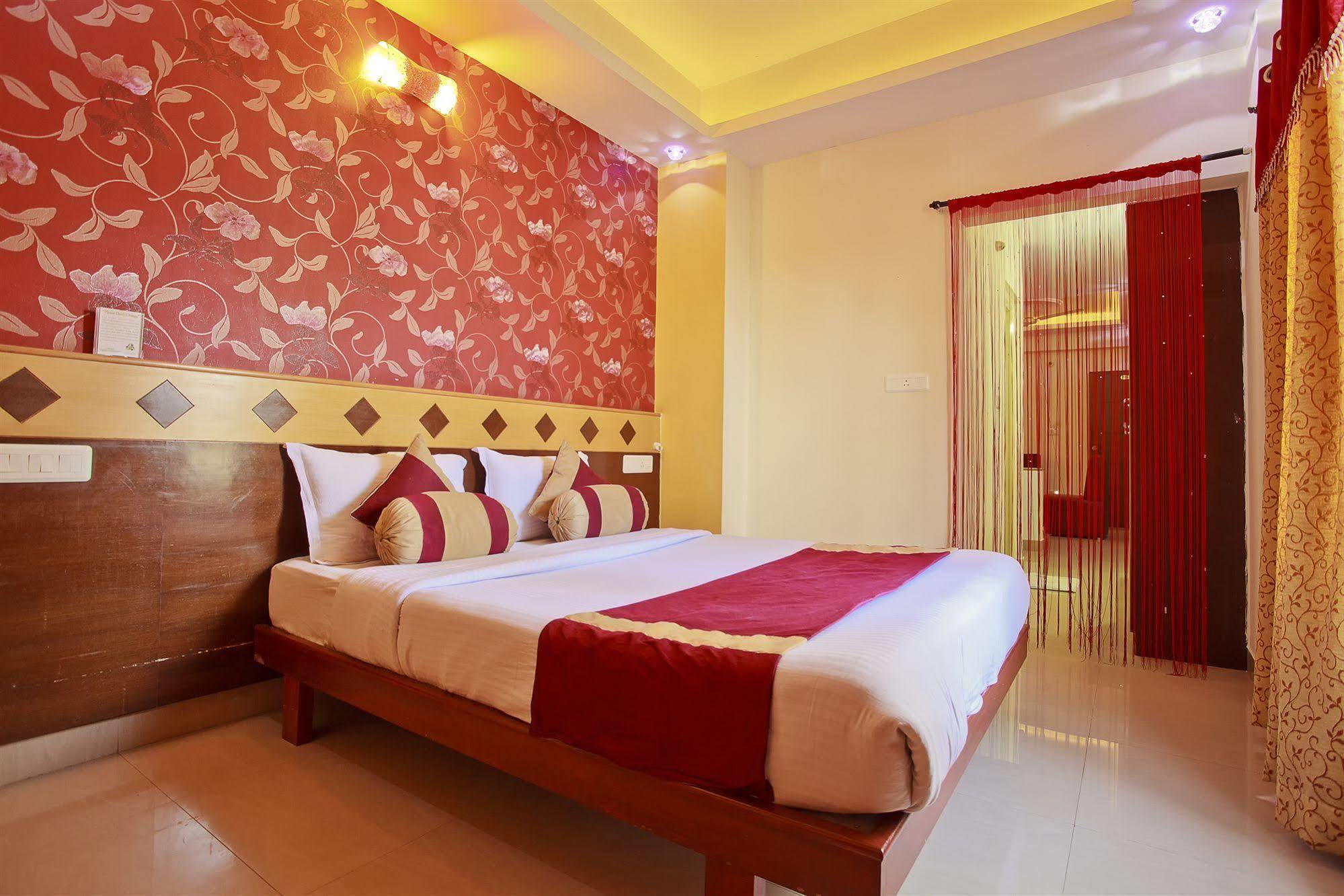Hotel Aishwarya Residency à Mysore Extérieur photo