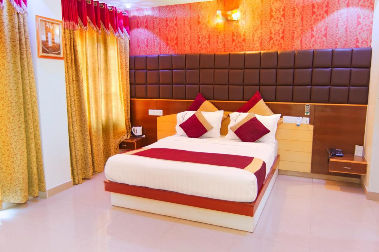 Hotel Aishwarya Residency à Mysore Extérieur photo